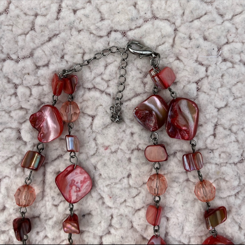 Pink Shell/bead Necklace - Picture 2 of 2